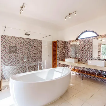 Golf Front Luxury With Heated Pool And Sunset Views